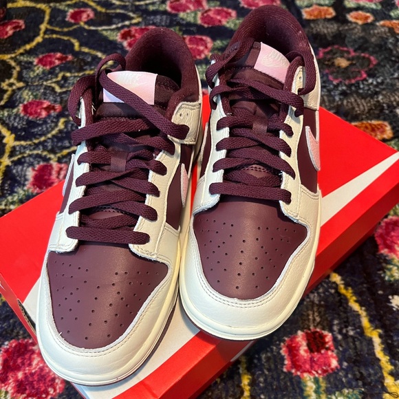 VNDS Nike Valentine Dunks 2023 W9 - Picture 2 of 7